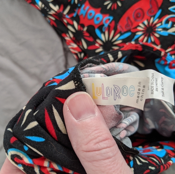 LuLaRoe leggings Tall & Curvy - Picture 2 of 2